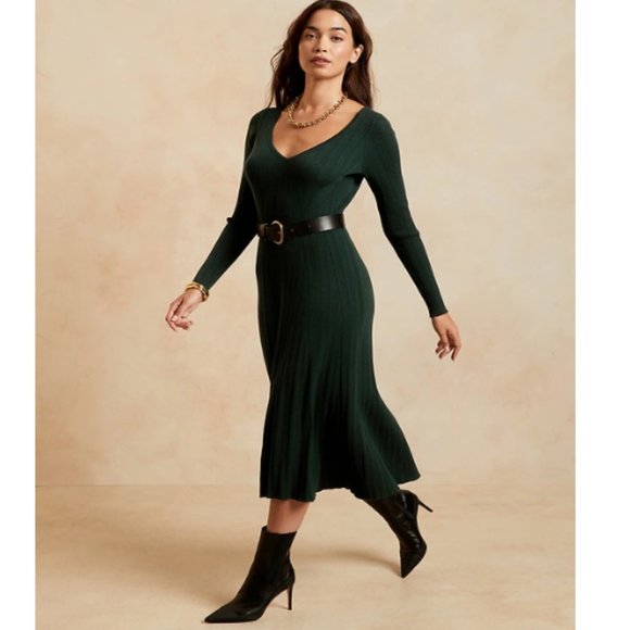 NWT Banana Republic Ribbed V-Neck Sweater Dress M 8 / 10 Black F931 - Picture 5 of 6